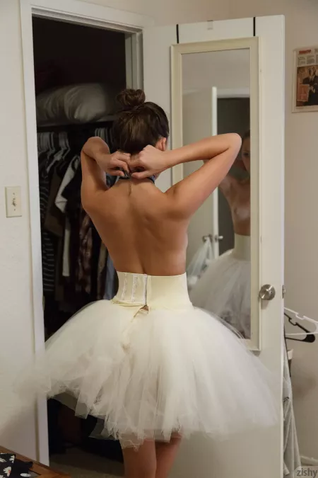 Элегантная модель невесты: фотосессия внутри