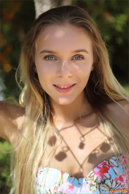 Смайлик Карисса: Летний отдых на природе